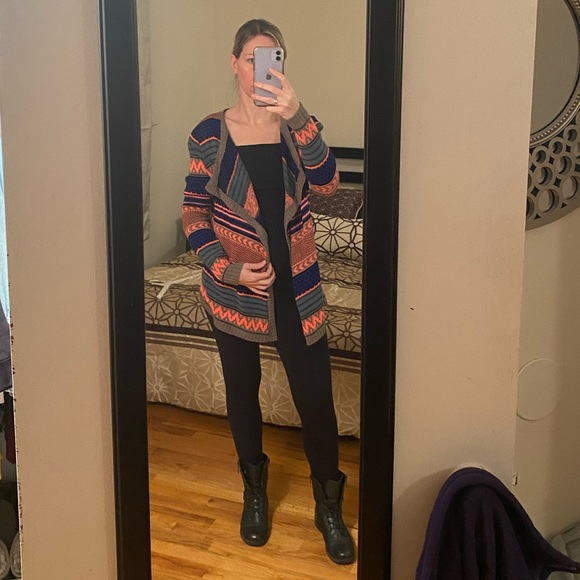 Charlotte Russe Sweater size Small. - Picture 4 of 7